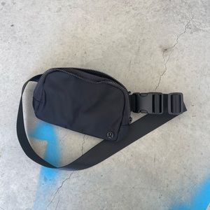 LULULEMON BELT BAG